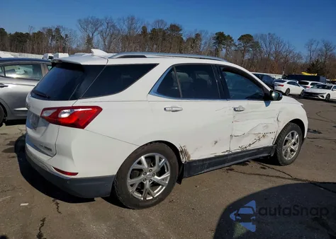 2018 Chevrolet Equinox Premier z USA, uszkodzony, nr VIN 3GNAXVEV1JS598909